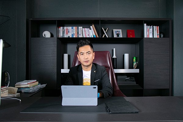 现任蚂蚁乐居品牌创始人兼董事长